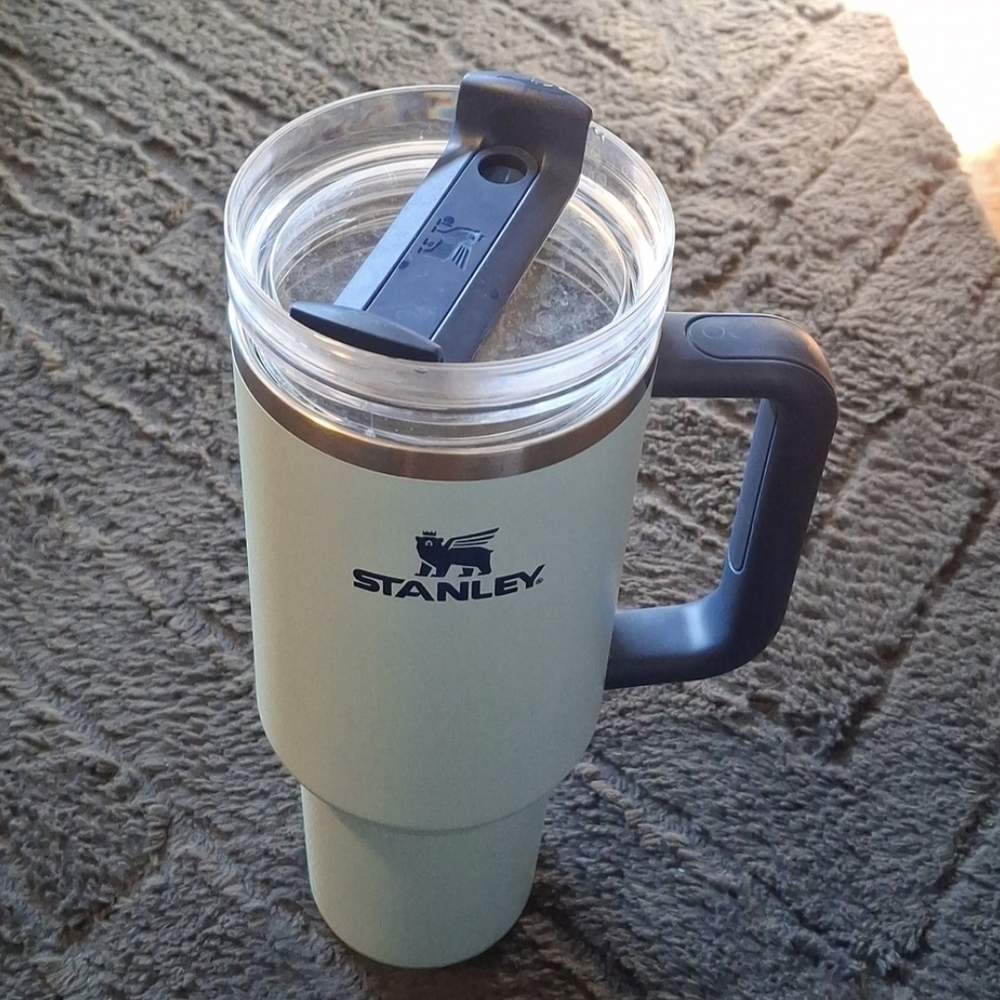 Stanley Cream Mug with Sturdy Handle and Flip-Top Lid